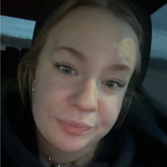 Meet your Posher, Sloan - Picture 1 of 1